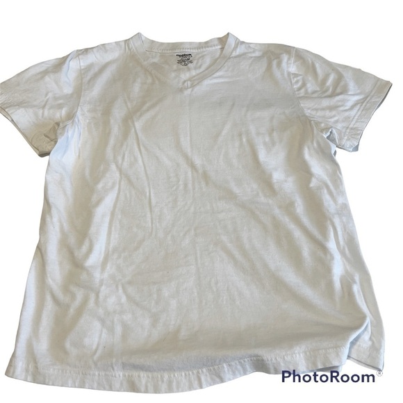 $10 Reebok V-neck T-shirt size medium - Picture 1 of 7